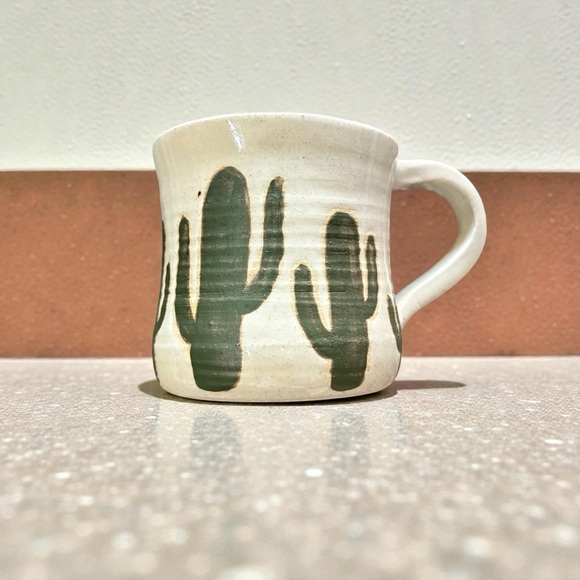 Vintage Cactus Mugs Studio Pottery Signed GEM 1975 Set Of 2 Black and Cream - Picture 4 of 15